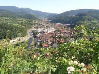 Blick auf Obertsrot, im Hintergrund Hilpertsau