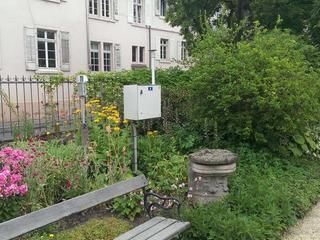 Messsäule des Deutschen Wetterdienstes im Katz'schen Gartens von 2014-2015