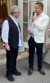 Bürgermeister Christ (rechts im Bild) gratuliert Orazio Pardo (links im Bild) zum Jubiläum. Bürgermeister Christ (rechts im Bild) gratuliert Orazio Pardo (links im Bild) zum Jubiläum.