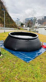 Flüssigkeitsfaltbehälter der Feuerwehr Großer mit Wasser gefüllter Flüssigkeitsfaltbehälter