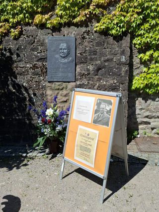 Gedenken an Georges Béné an der Waldbachstraße.