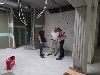 V.l.n.r.: Thomas Rahner (LUFT Architekten und Ingenieure), Karl-Heinz Zaubitzer (Fa. Wertheimer Bautechnik) und Martin Fackiner (Stadt Gernsbach). Von links nach rechts sind folgende Personen zu erkennen: Thomas Rahner (LUFT Architekten und Ingenieure), Karl-Heinz Zaubitzer (Fa. Wertheimer Bautechnik) und Martin Fackiner (Stadt Gernsbach).