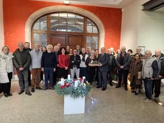 Übergabe des Adventskranzes im Rathaus von Baccarat. Gruppenfoto zur Übergabe des Adventskranzes im Rathaus von Baccarat.