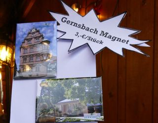 2 Gernsbacher Magnete mit unterschiedlichen Motiven und Preisschild