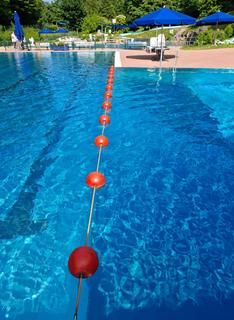 Wasser im Freibad Gernsbach