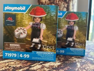 2 Packungen der Playmobil-Kultfigur Schwarzwald-Marie 