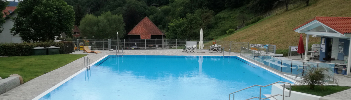 Das Becken im Freibad Lautenbach