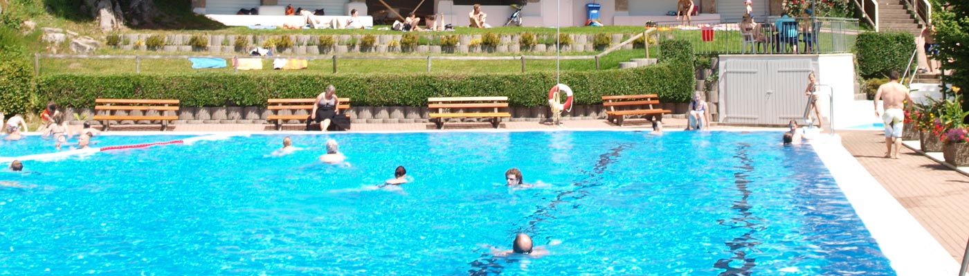 Freibad Reichental Badegäste im Freibad Reichental