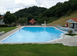 weiter zum Freibad Lautenbach Blick auf das Freibad Lautenbach