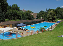 Das Schwimmer- und Kinderbecken im Freibad Obertsrot