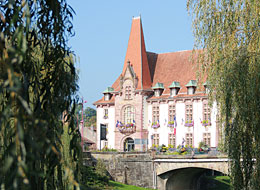Blick auf Rathaus Baccarat