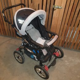 Kinderwagen in schwarz, grau