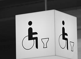 Symbol Behinderten-WC barrierefreie Toilette am Färbertorplatz