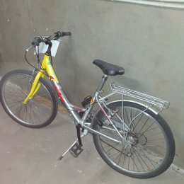 Kinder- und Jugenfahrrad in silber, gelb