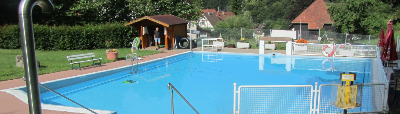 Freibad Lautenbach Das Becken im Freibad Lautenbach