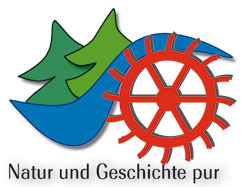 Logo Themenweg Natur und Geschichte pur Grafik mit zwei Bäumen einem Mühlrad und Bach