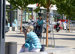 Menschen auf dem Salmenplatz