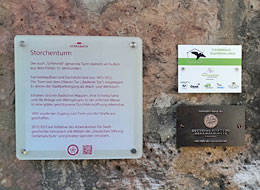 Schild historischer Stadtrundgang mit Informationen und QR-Code