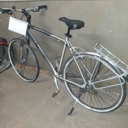 Trekking-Bike in grau, silber